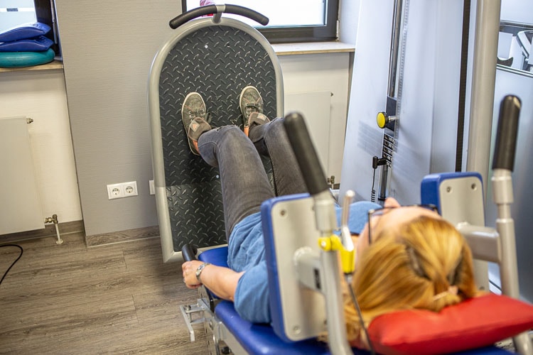 Effektiv gegen das Restless-Legs-Syndrom ist Training und Bewegung. 